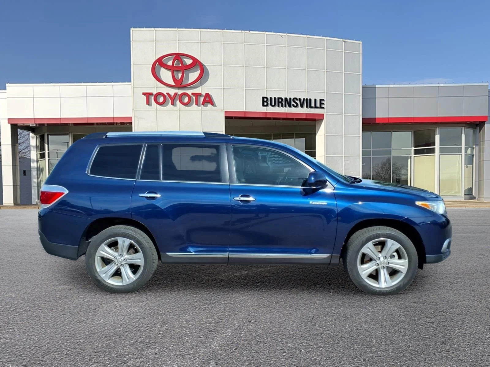 Used 2013 Toyota Highlander Limited with VIN 5TDDK3EH8DS177099 for sale in Burnsville, Minnesota