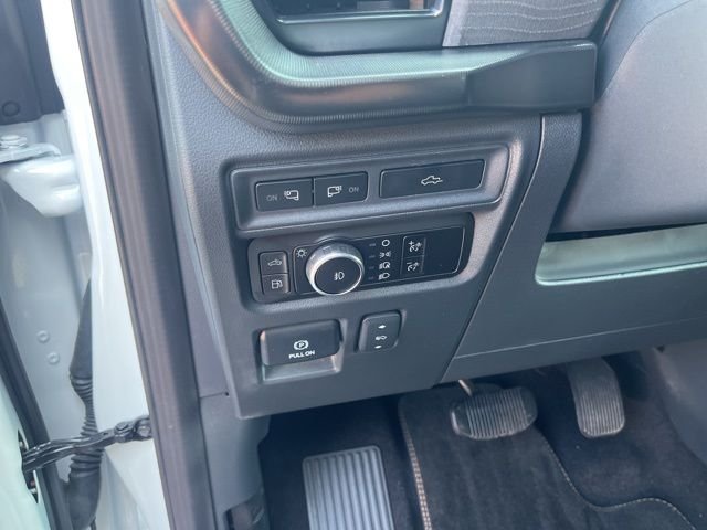 Certified Used 2023 White Metallic Ford Platinum image 10