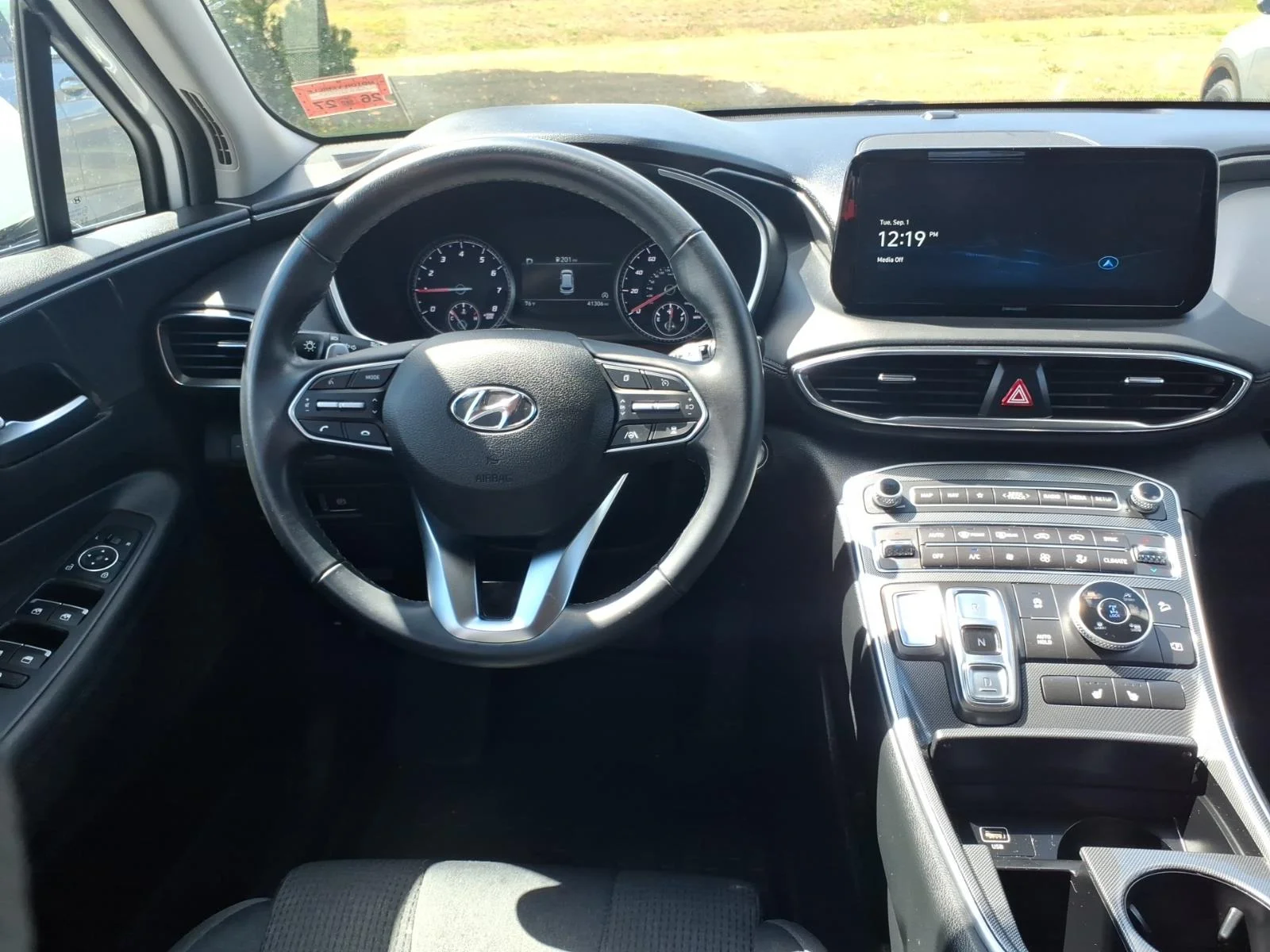 Used 2023 White Pearl Hyundai SEL image 17