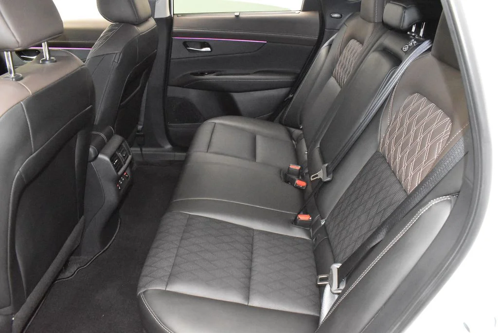 Used 2026 White Nissan Platinum image 39