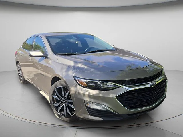 Used 2022 Gray Chevrolet RS image 4