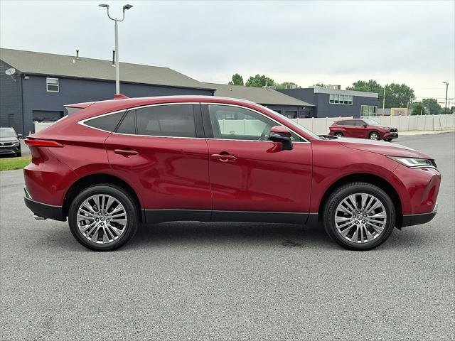 Certified Used 2023 RUBY FLARE PEARL Toyota  image 8