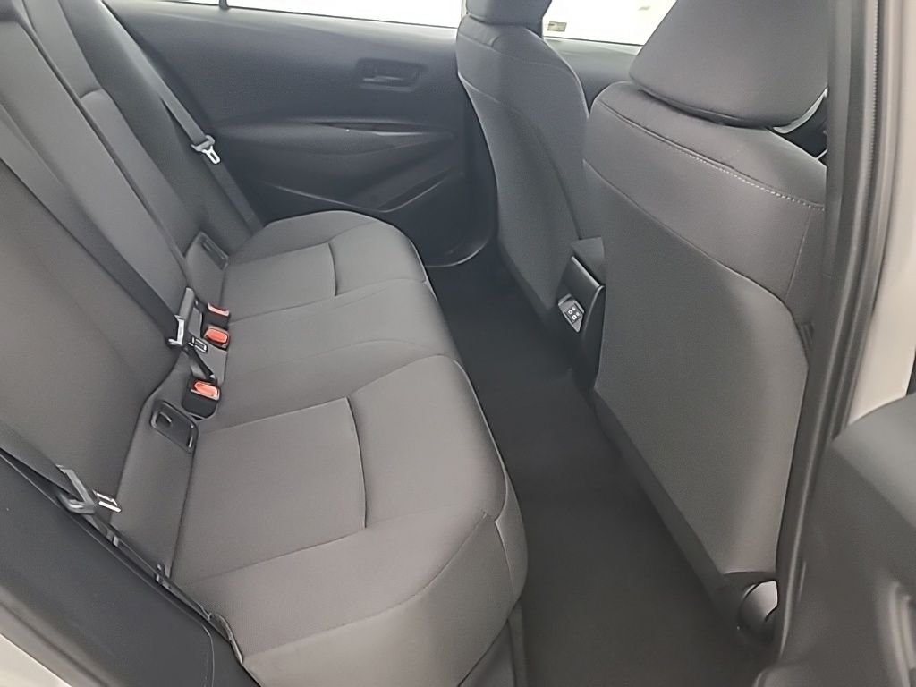 2025 Toyota Corolla LE - Photo 17