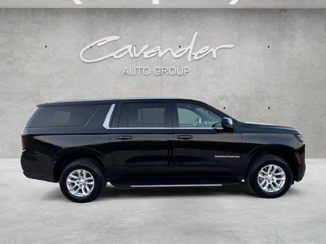2025 Chevrolet Suburban LT - Photo 17