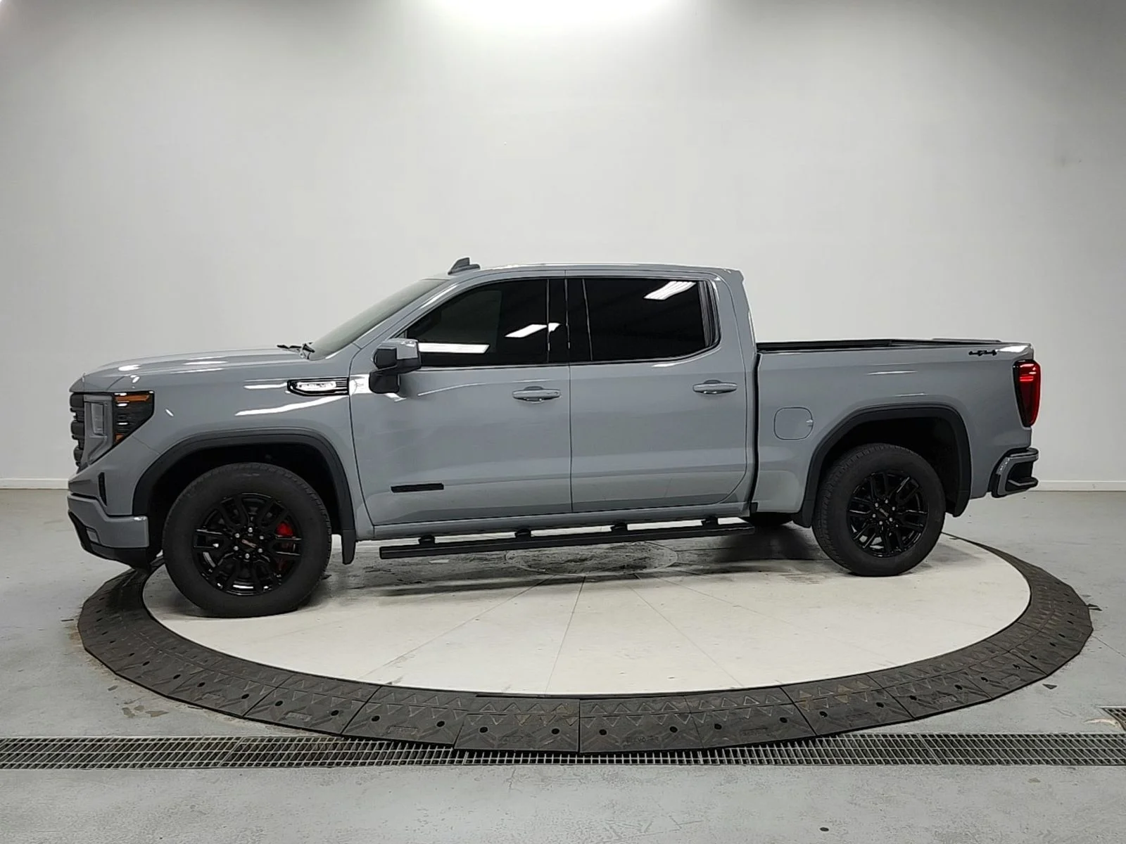 Used 2024 Gray GMC Elevation image 4