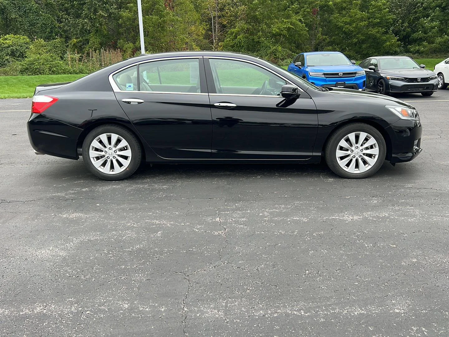 Used 2015  Honda EX-L image 5