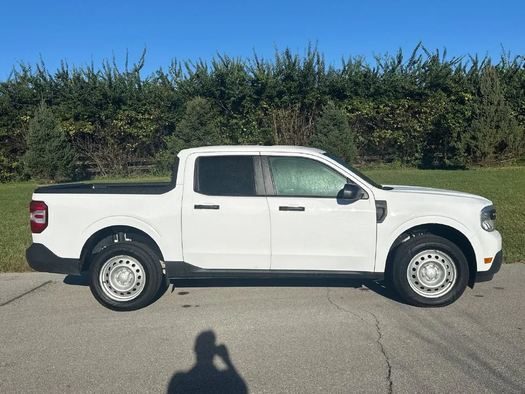 Used 2022 White Ford XL image 7