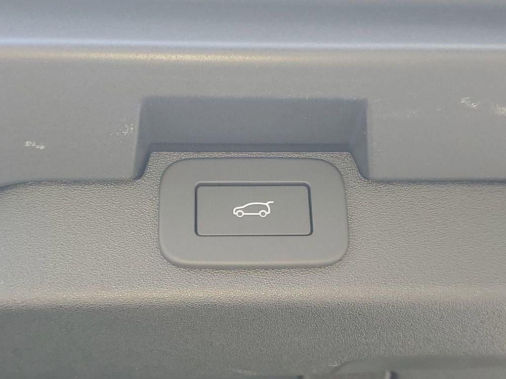 New 2025 Eiger Grey Land Rover S image 12