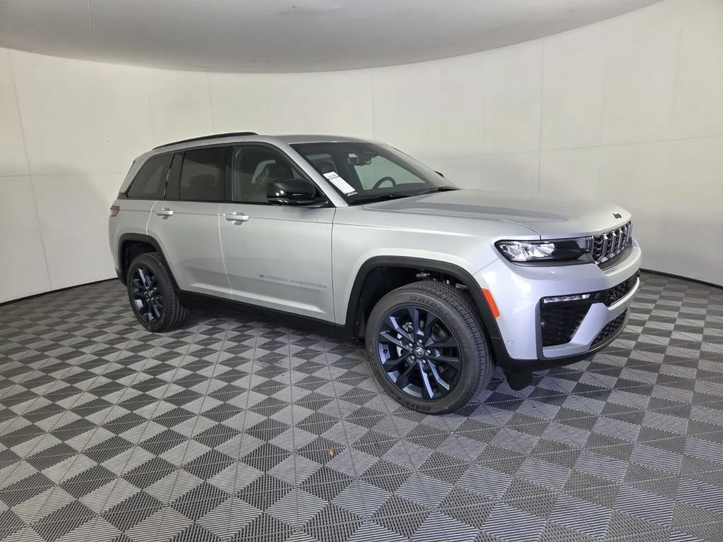 New 2026 Silver Zynith Exterior Paint Jeep 85th Anniversary Edition image 2