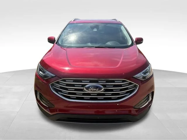Used 2020 Red Ford SEL image 10