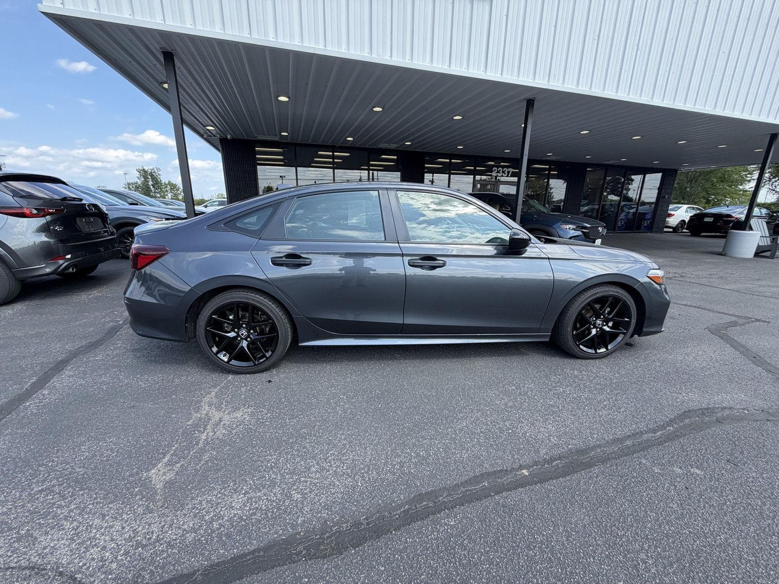 Used 2025 Meteorite Gray Metallic Honda Sport image 9