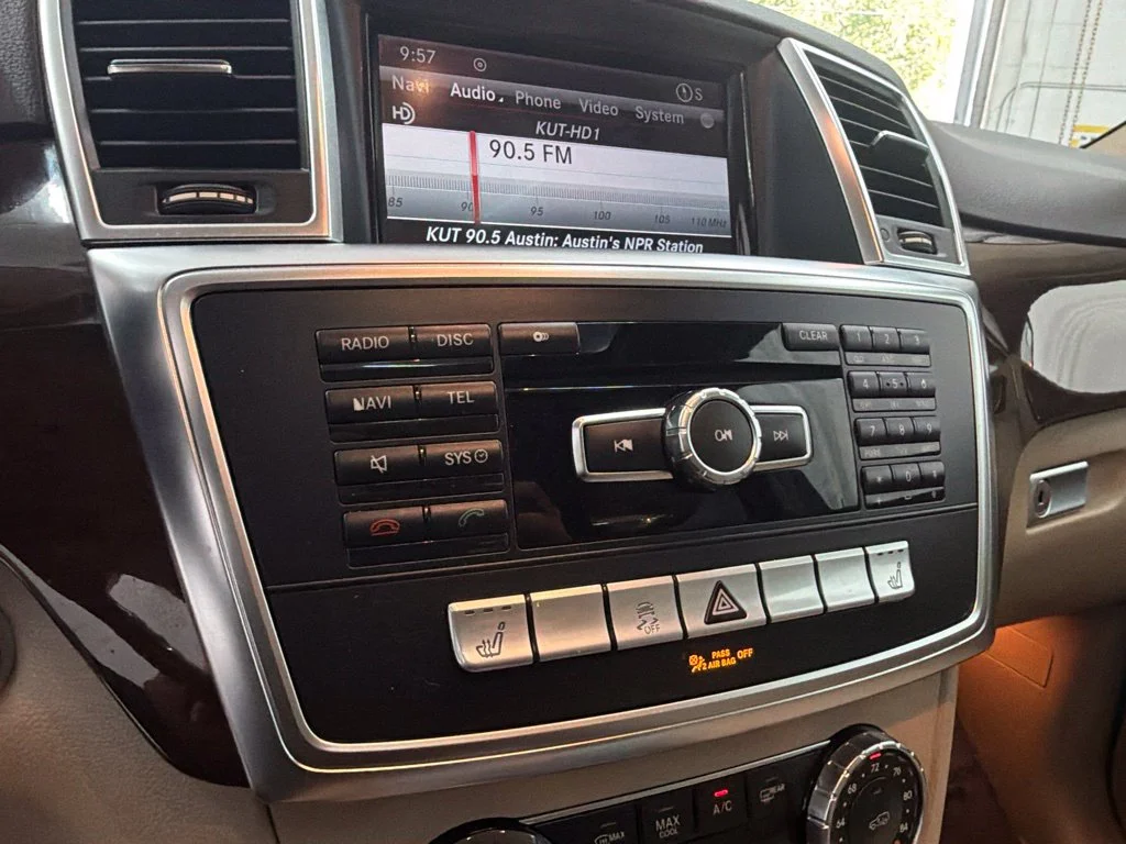 Used 2013 Black Mercedes-Benz ML 350 image 19