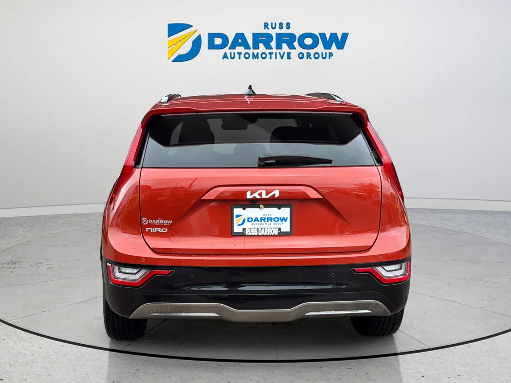 Used 2023 Red Kia Wave image 4