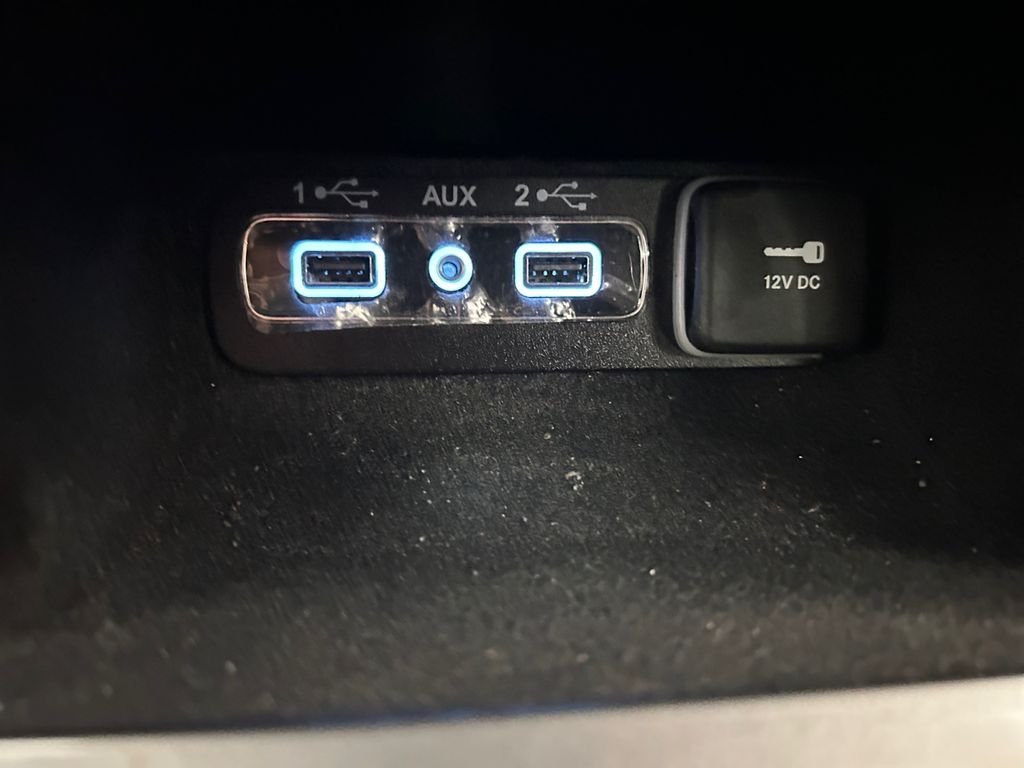 Used 2021 Blue Jeep Limited image 30