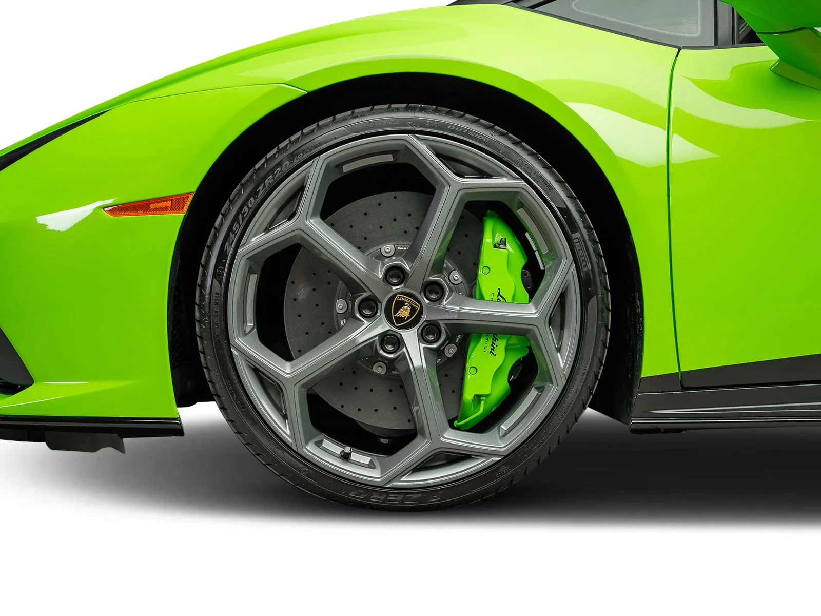 Used 2024 Green Lamborghini Base image 26