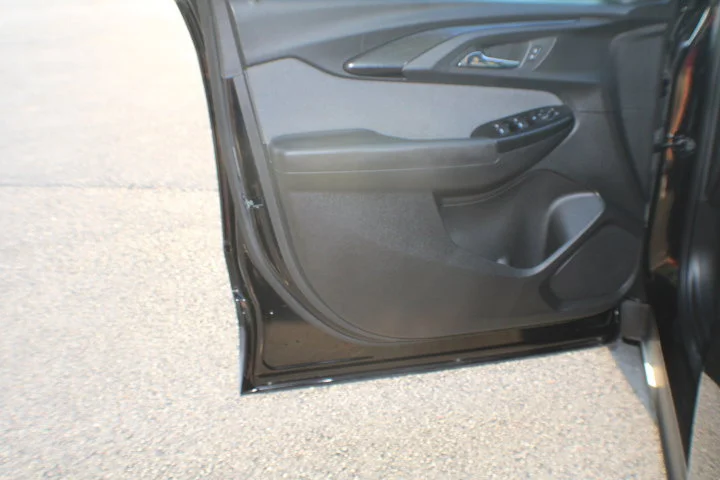 Used 2021 MOSAIC BLACK METALLIC Chevrolet LT image 6