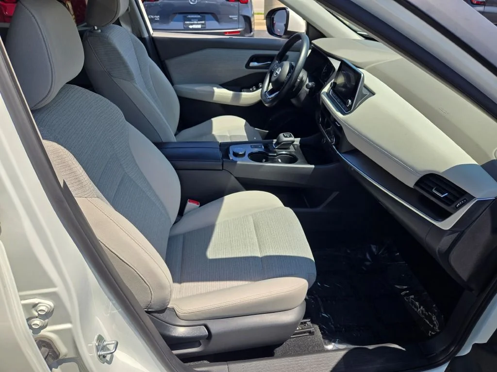 Used 2023 White Nissan SV image 6