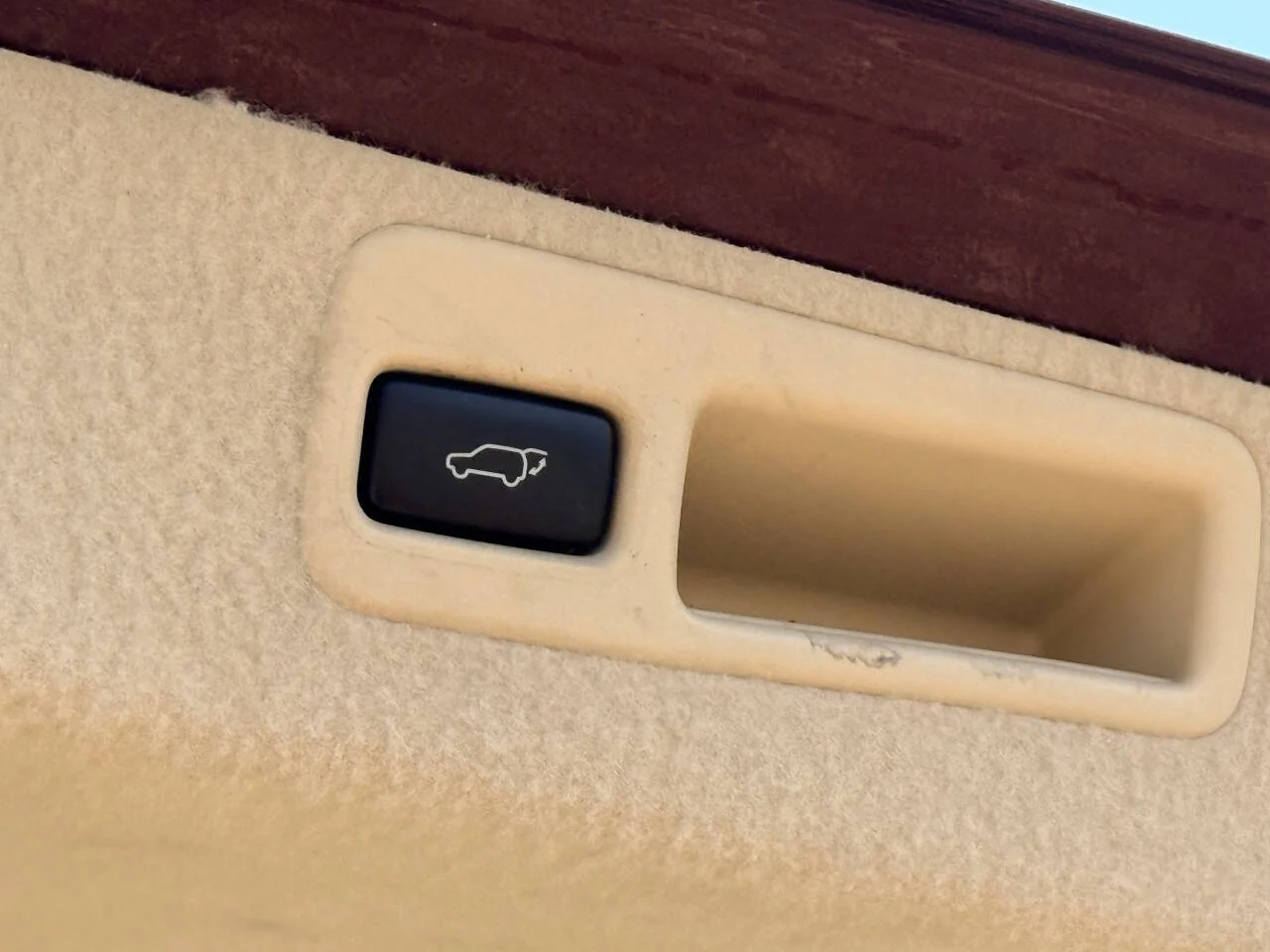 Used 2015 Maroon Lexus Base 4dr SUV image 29