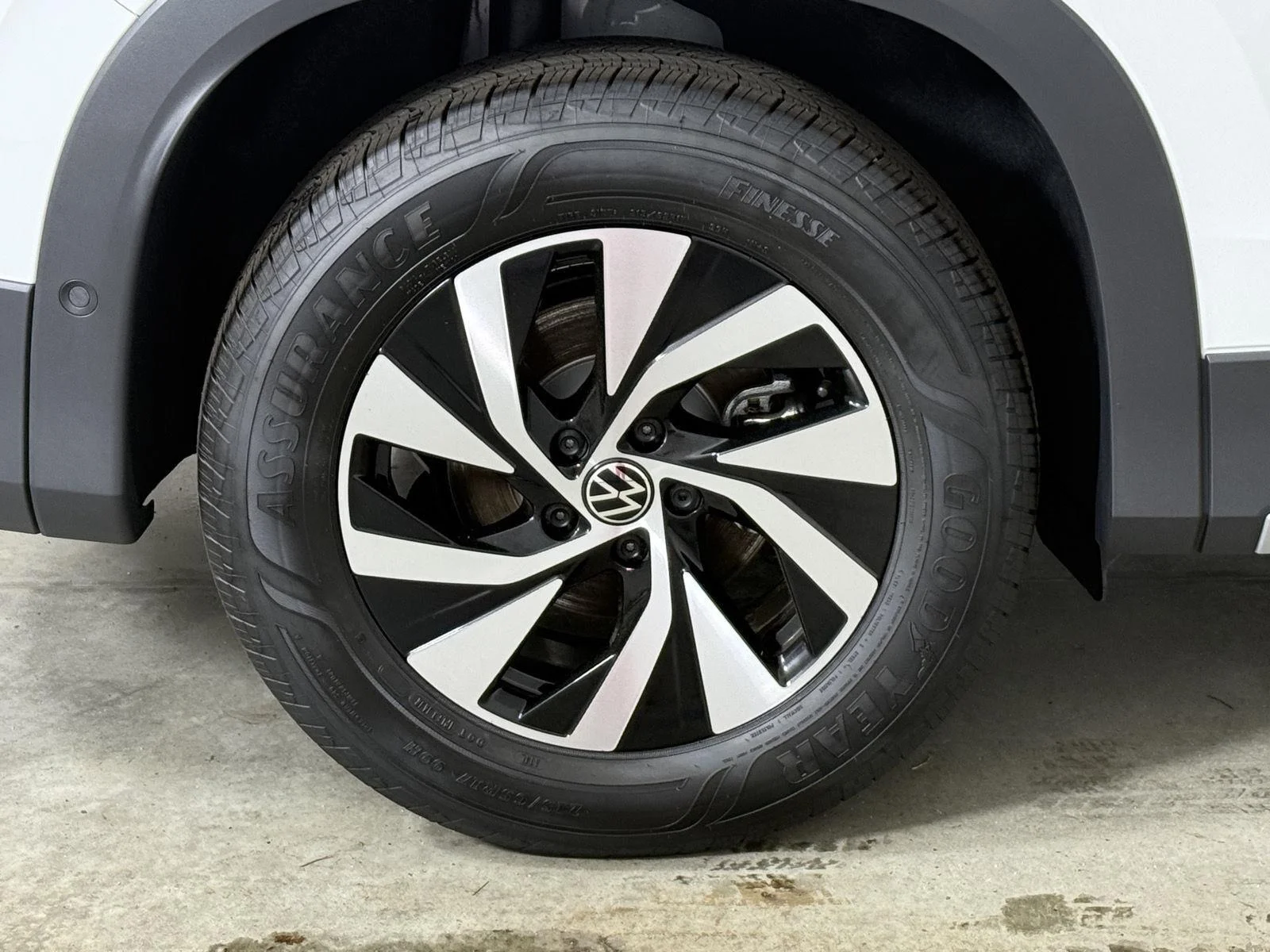 New 2026 Pure White Volkswagen S image 18