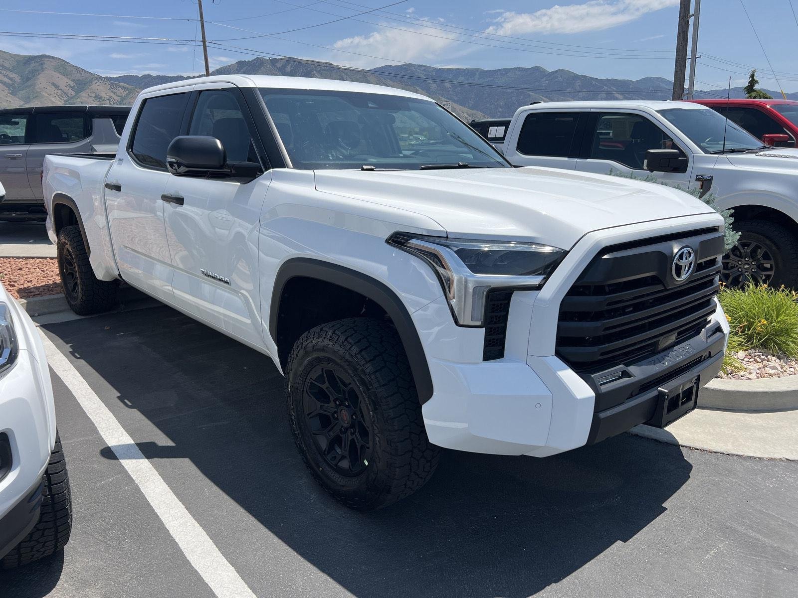 Used 2023 Ice Cap Toyota SR5 image 2