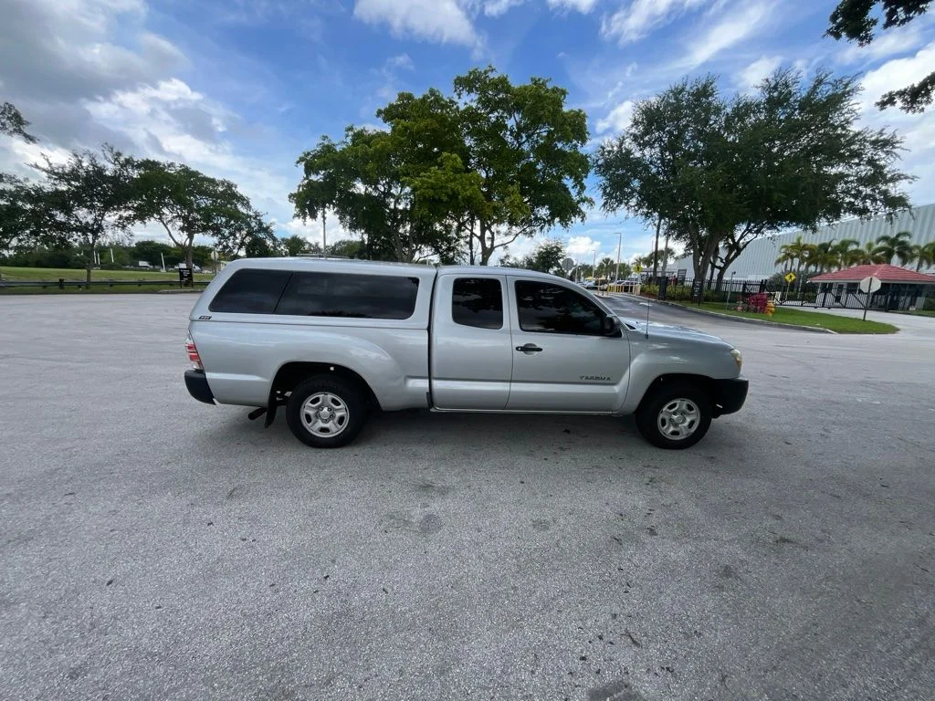 Used 2007 Silver Streak Mica Toyota Base image 3