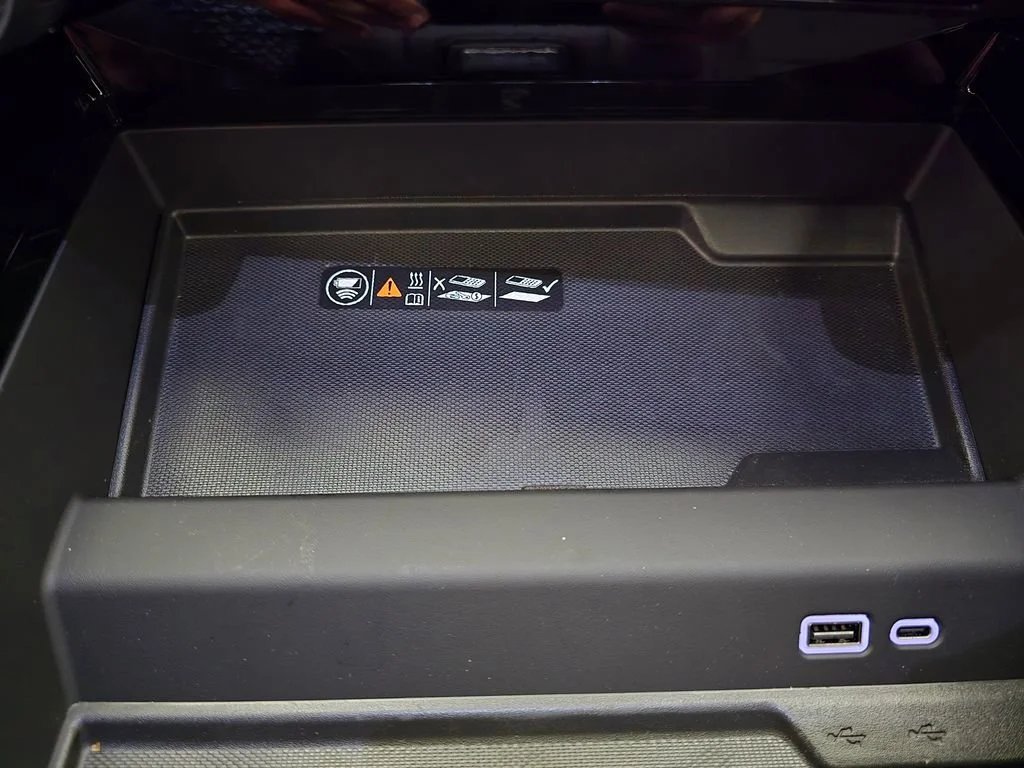 2025 Chevrolet Suburban Z71 - Photo 26