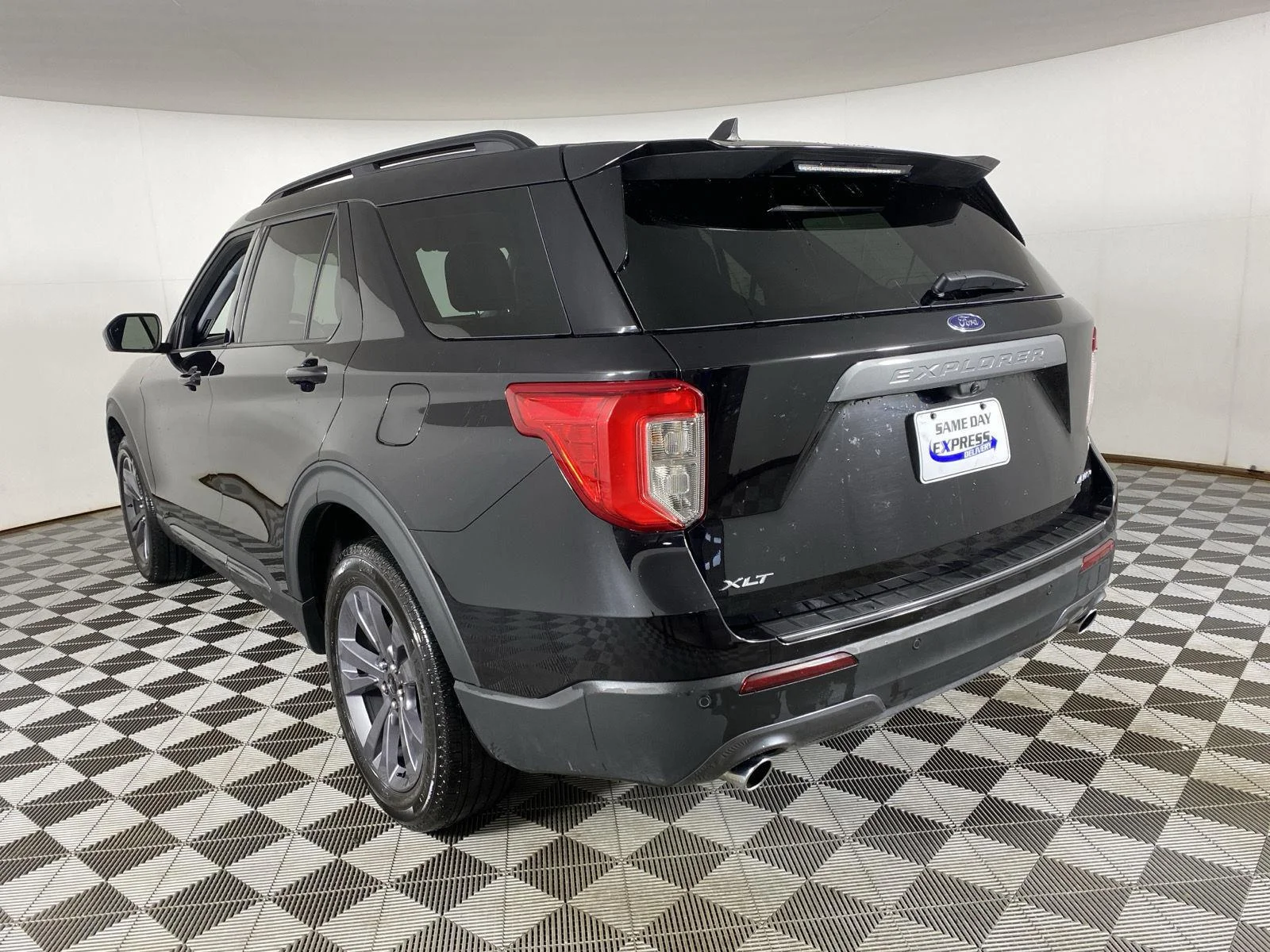 Used 2024 Agate Black Ford XLT image 5