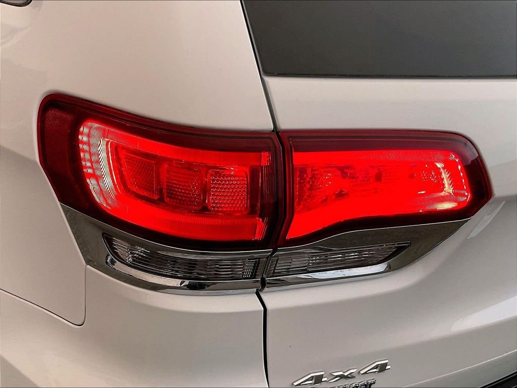 Used 2020 White Jeep Limited image 34