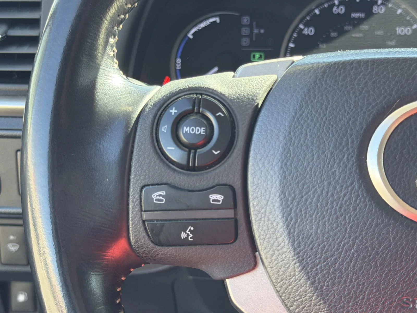 Used 2016 OBSIDIAN Lexus 5dr Sdn Hybrid image 9