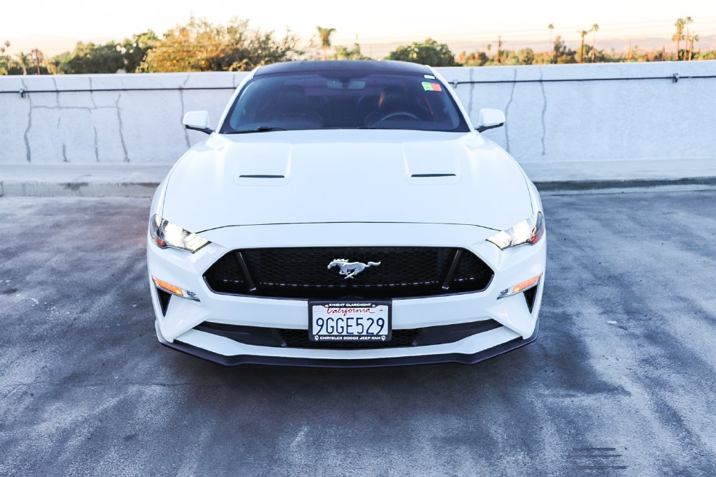 Used 2020 Oxford White Ford GT Premium image 3