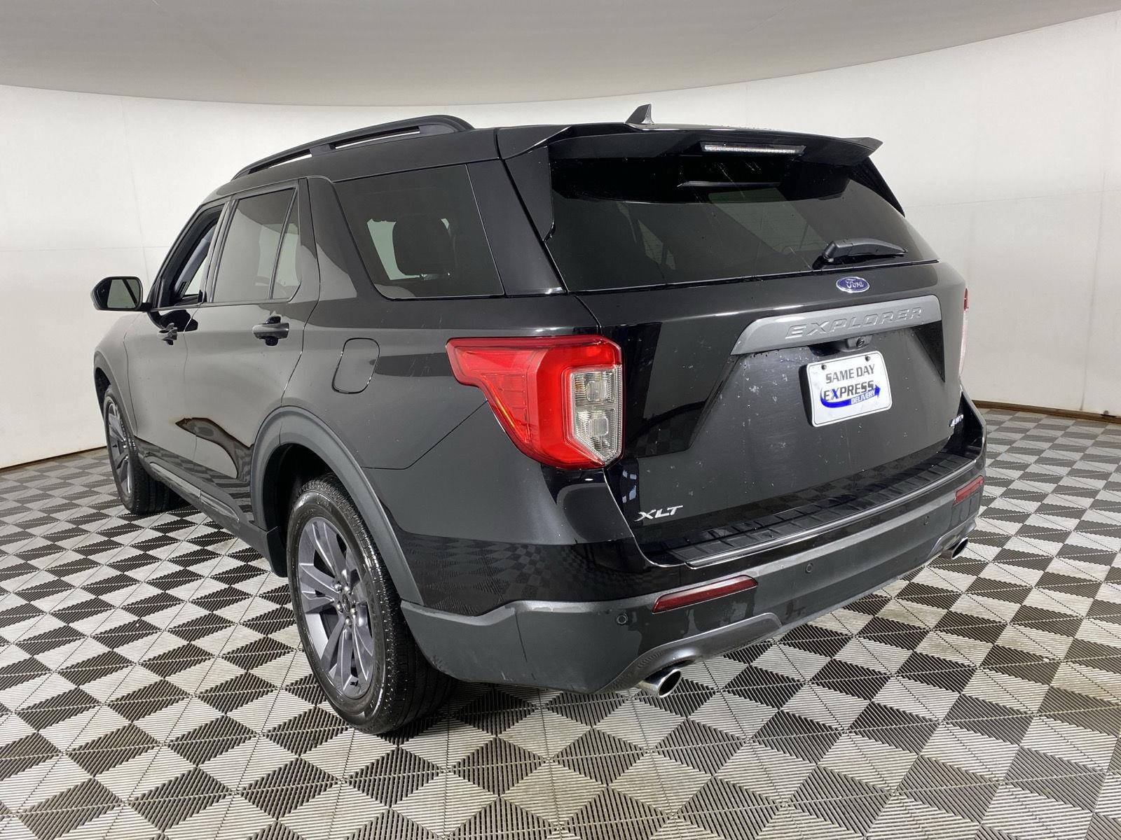 Used 2024 Agate Black Ford XLT image 5