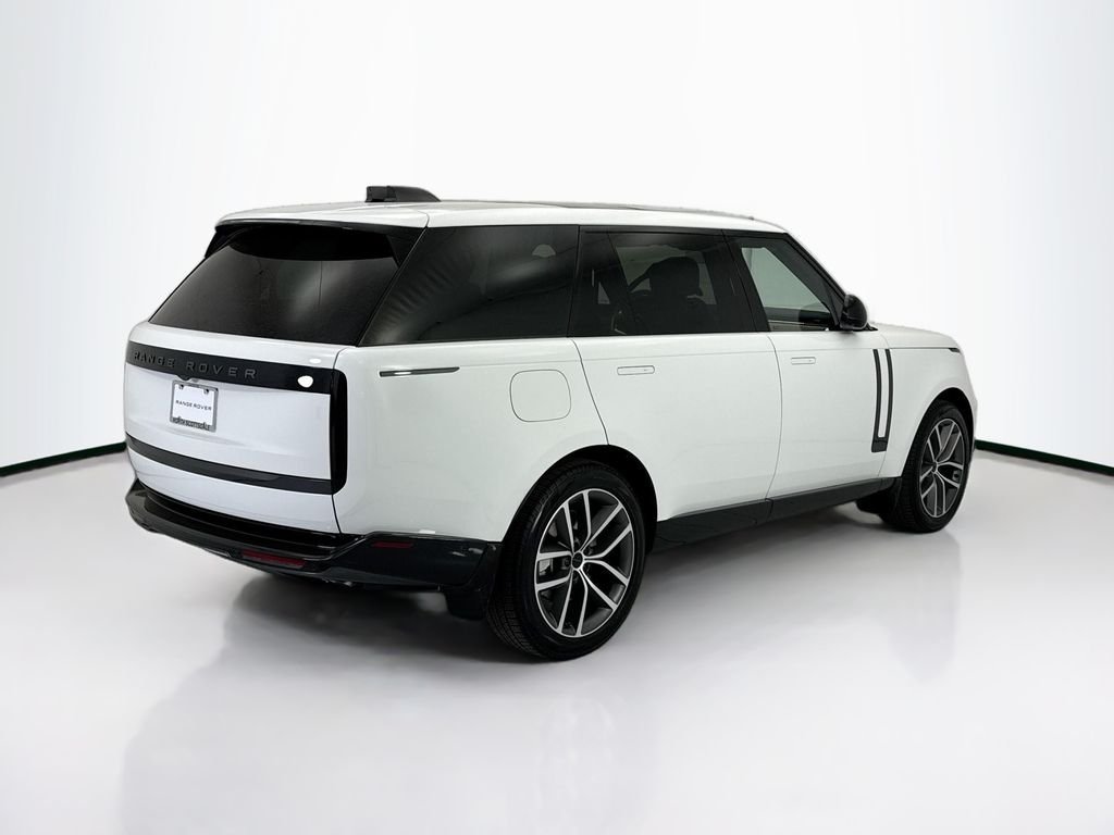 New 2026 Fuji White LAND ROVER SE LWB 7-Seats / V8 image 5