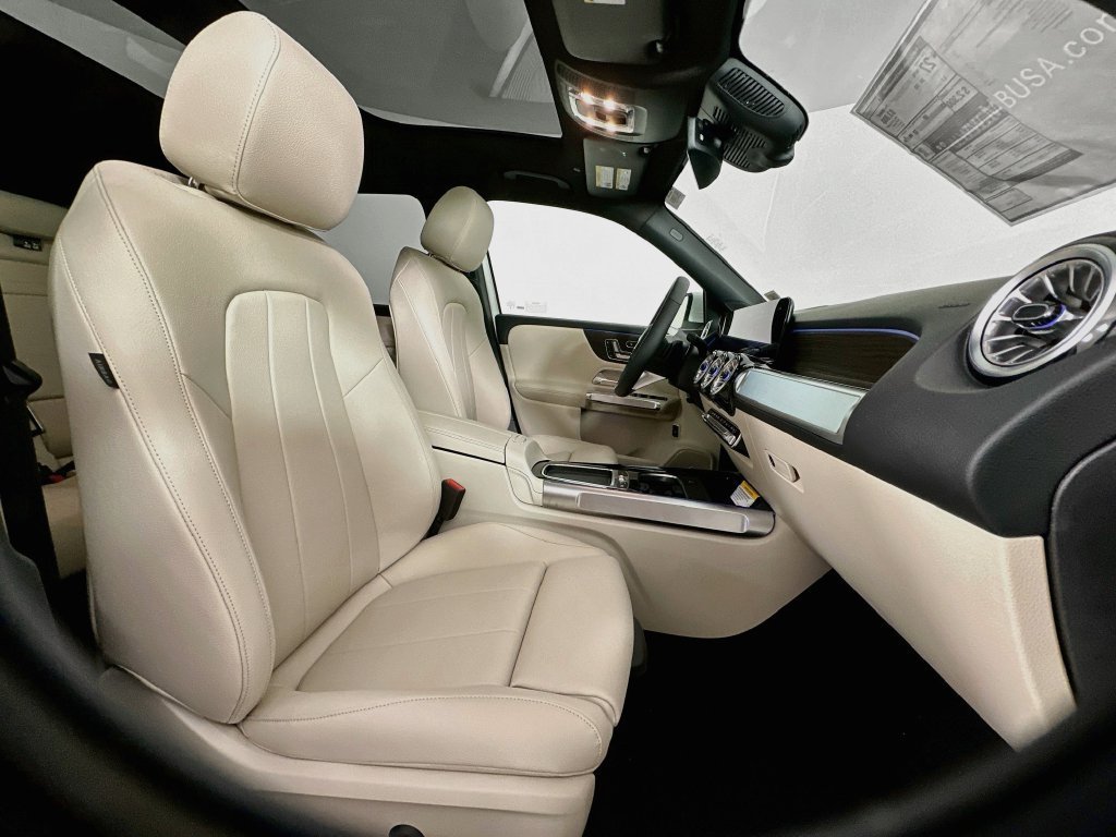 New 2026 Polar White Mercedes-Benz GLB 250 image 61