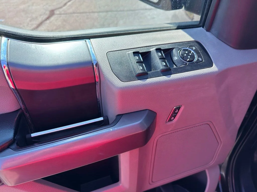 Used 2019 Red Ford XLT image 25