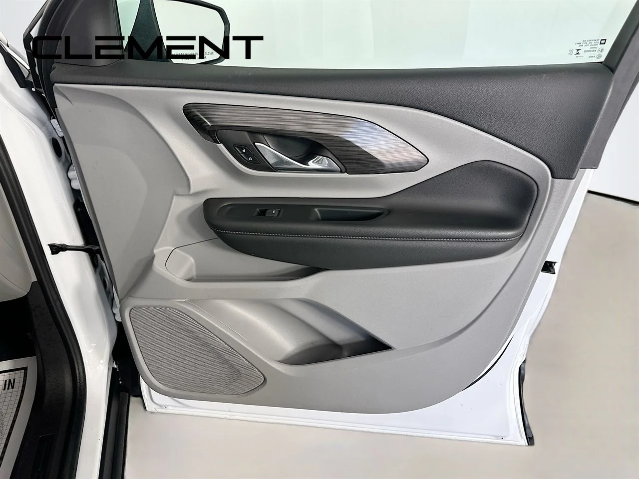 Used 2023 Summit White GMC SLT image 34