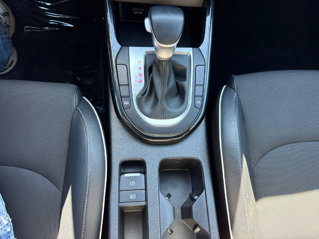 Used 2024 Currant Red Kia GT-Line image 23
