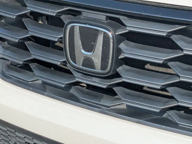 Used 2025 Platinum White Pearl Honda Sport image 5