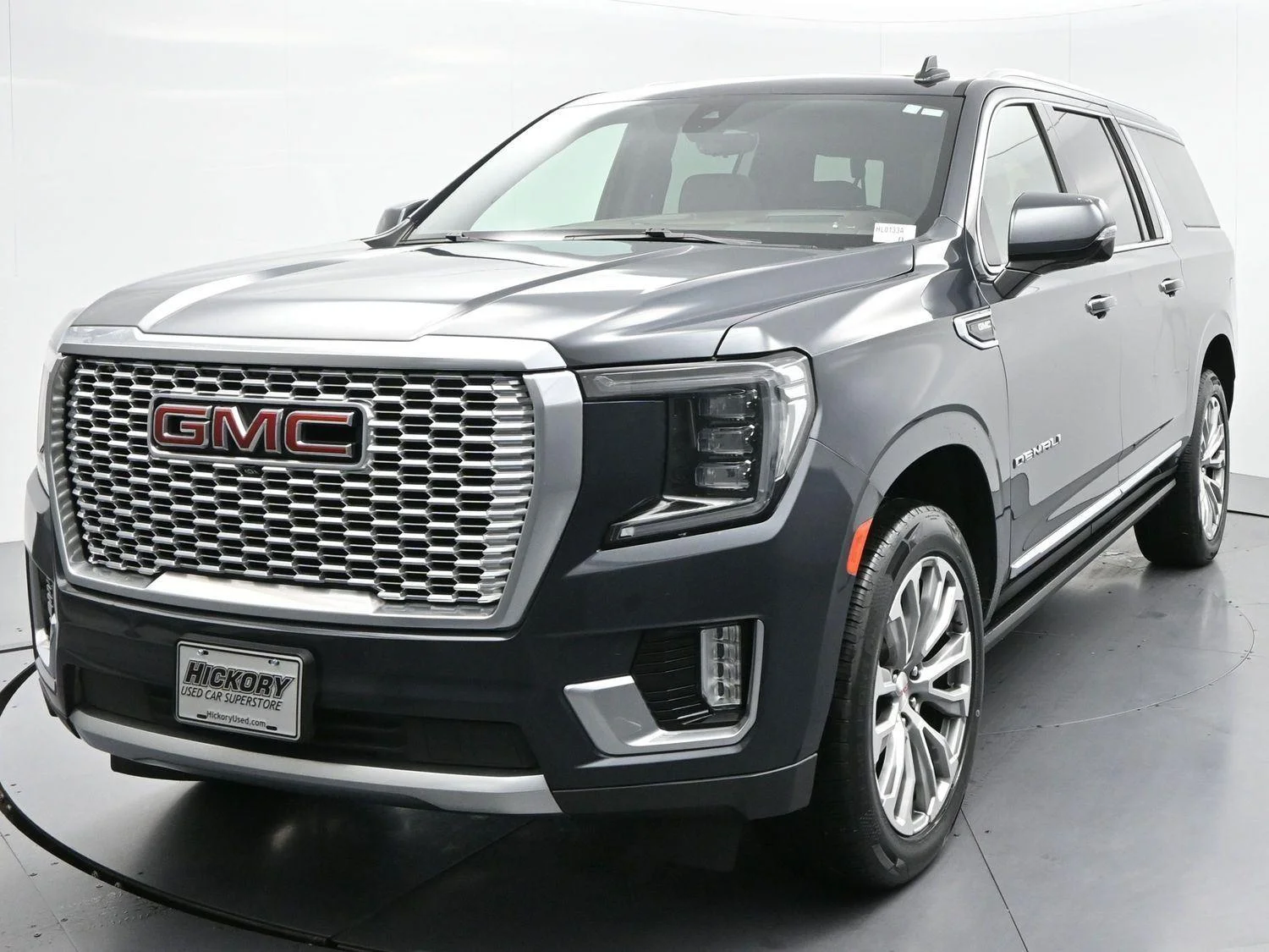 Used 2021 Hunter Metallic GMC Denali image 3