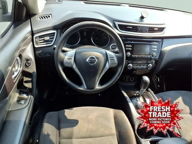Used 2016  Nissan SV image 5