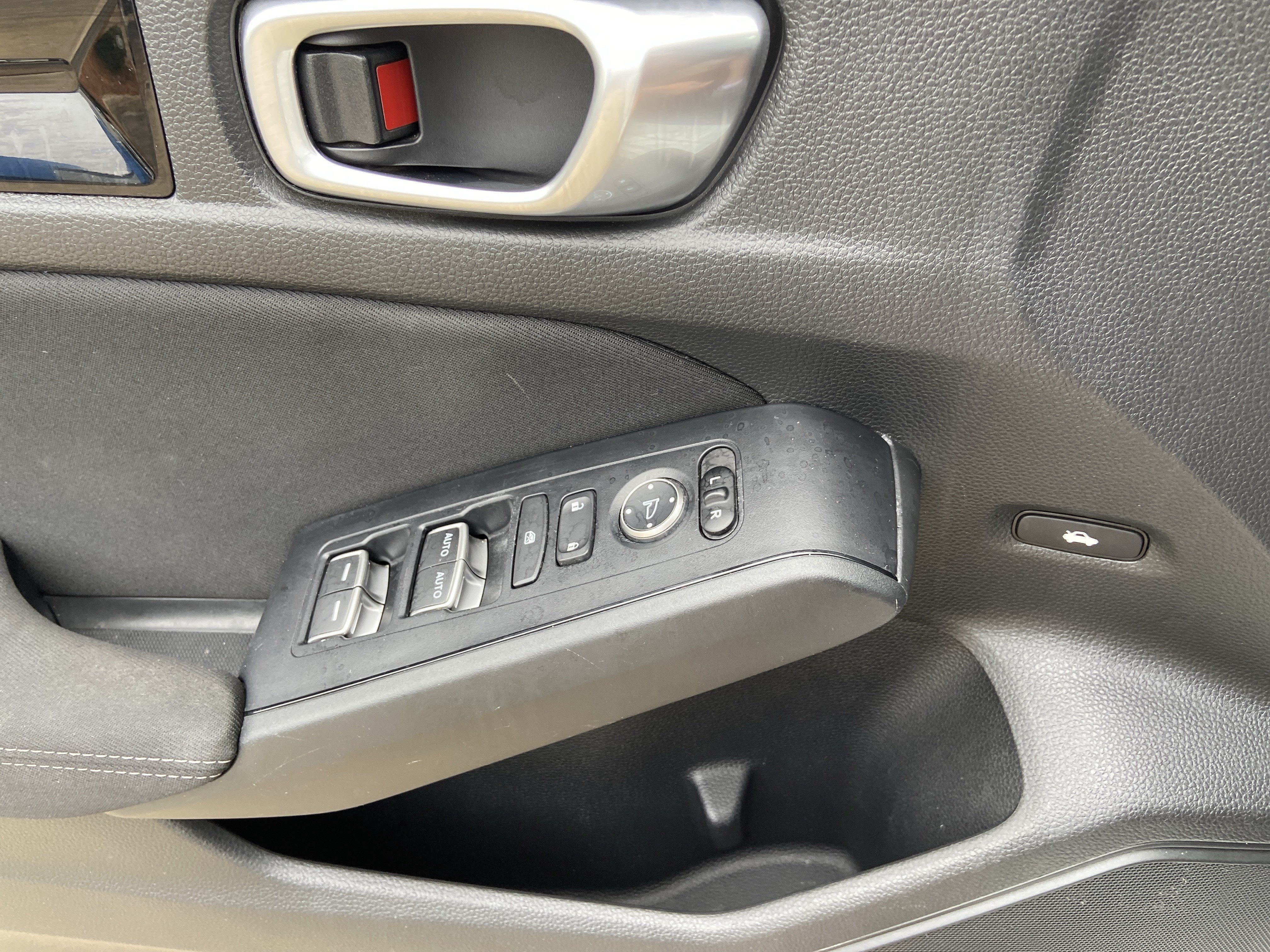 Used 2024 Platinum White Pearl Honda EX image 45