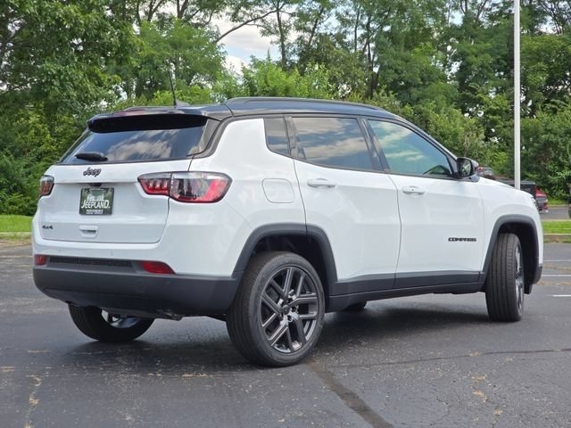 New 2026 Bright White Clear-Coat Exterior Paint Jeep Limited image 28