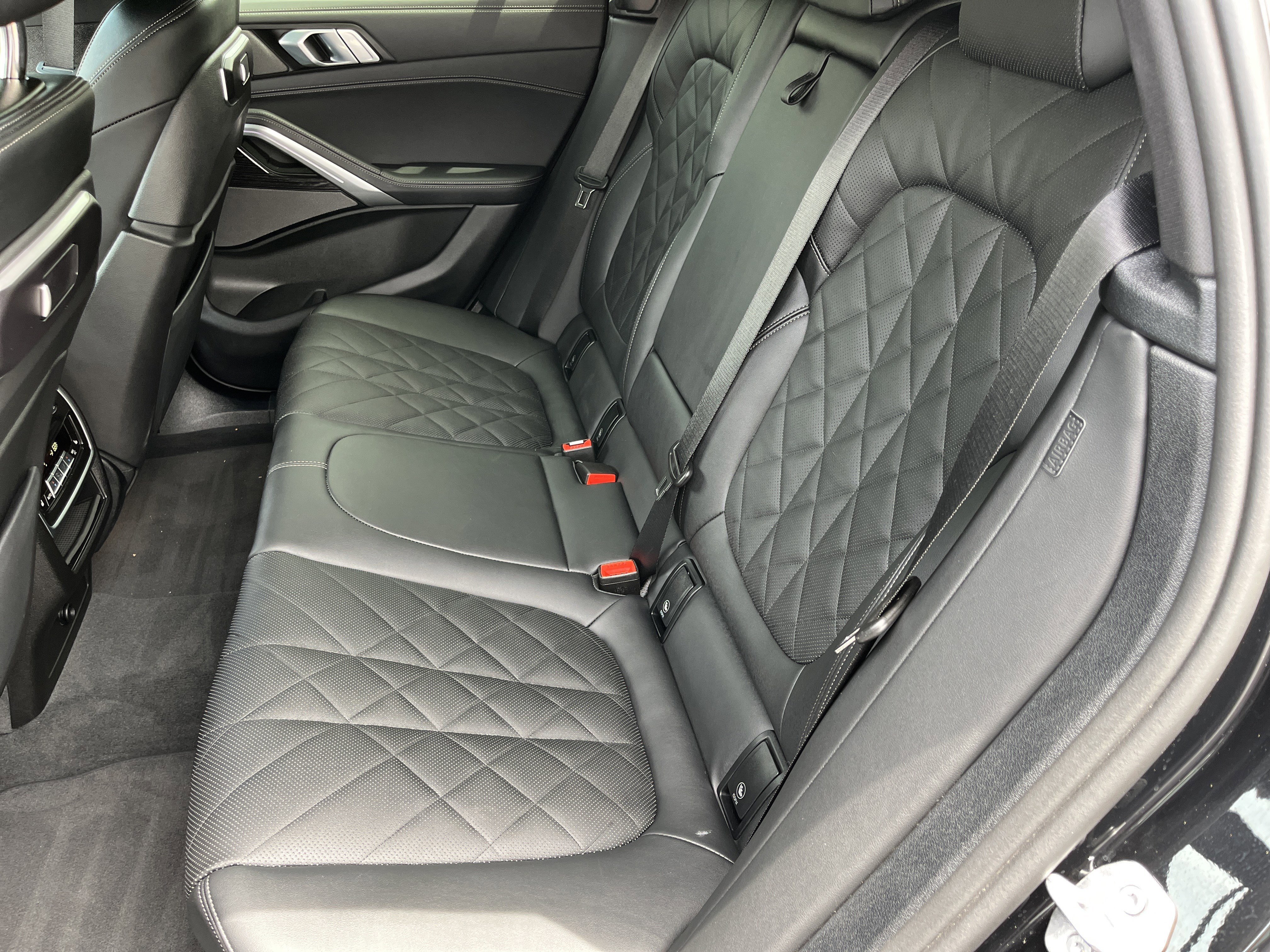 Used 2026 Black Sapphire Metallic BMW xDrive40i image 19