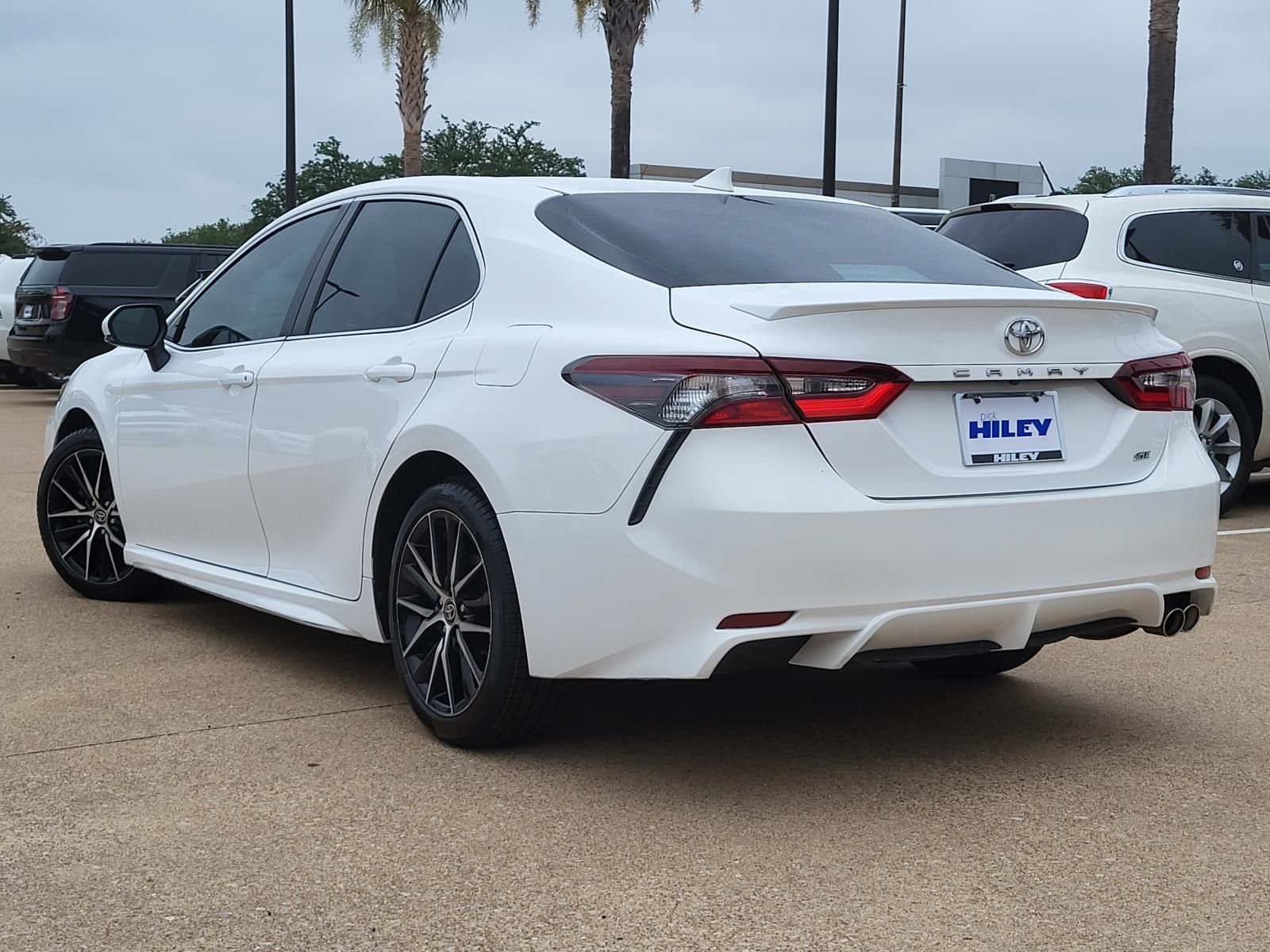 Used 2024 Ice Cap Toyota SE image 3