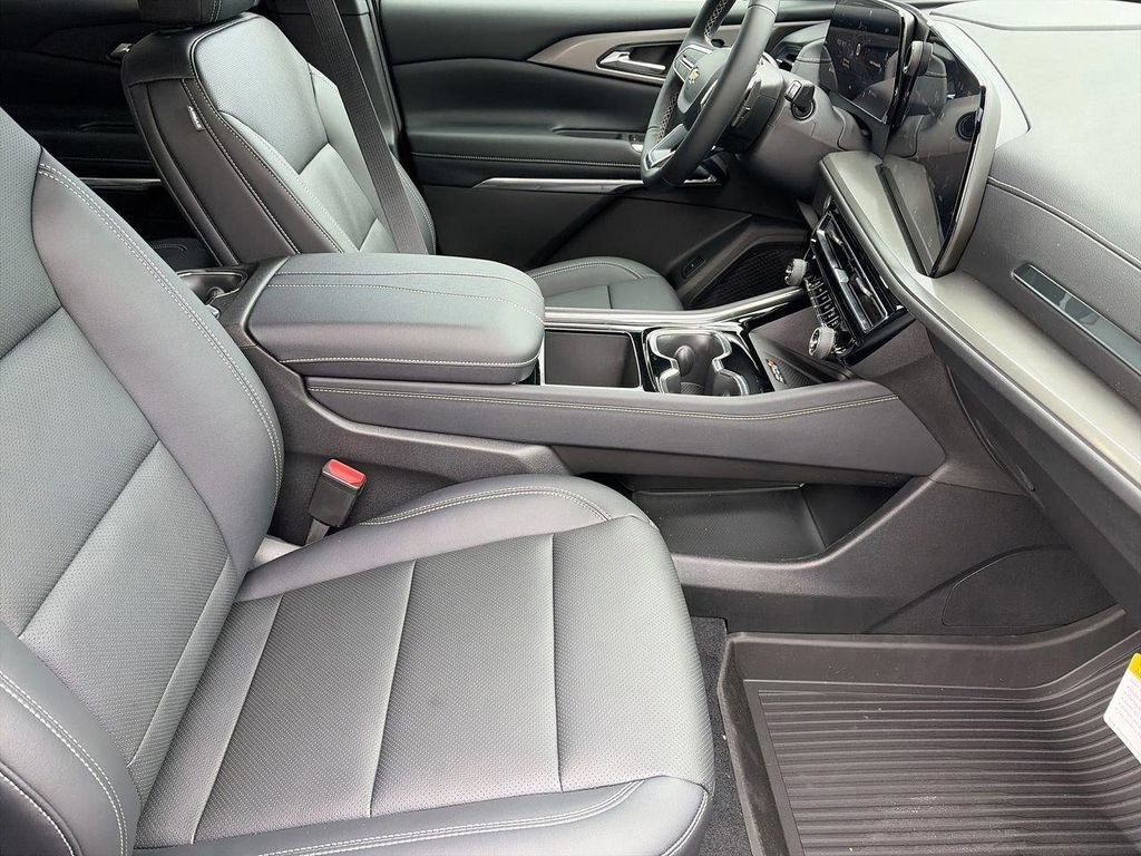 New 2026 Radiant Red Tintcoat Chevrolet LT image 9