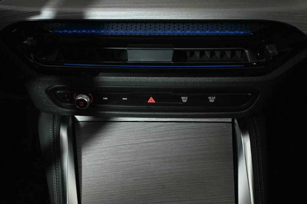 Used 2026 Gray BMW xDrive40 image 22