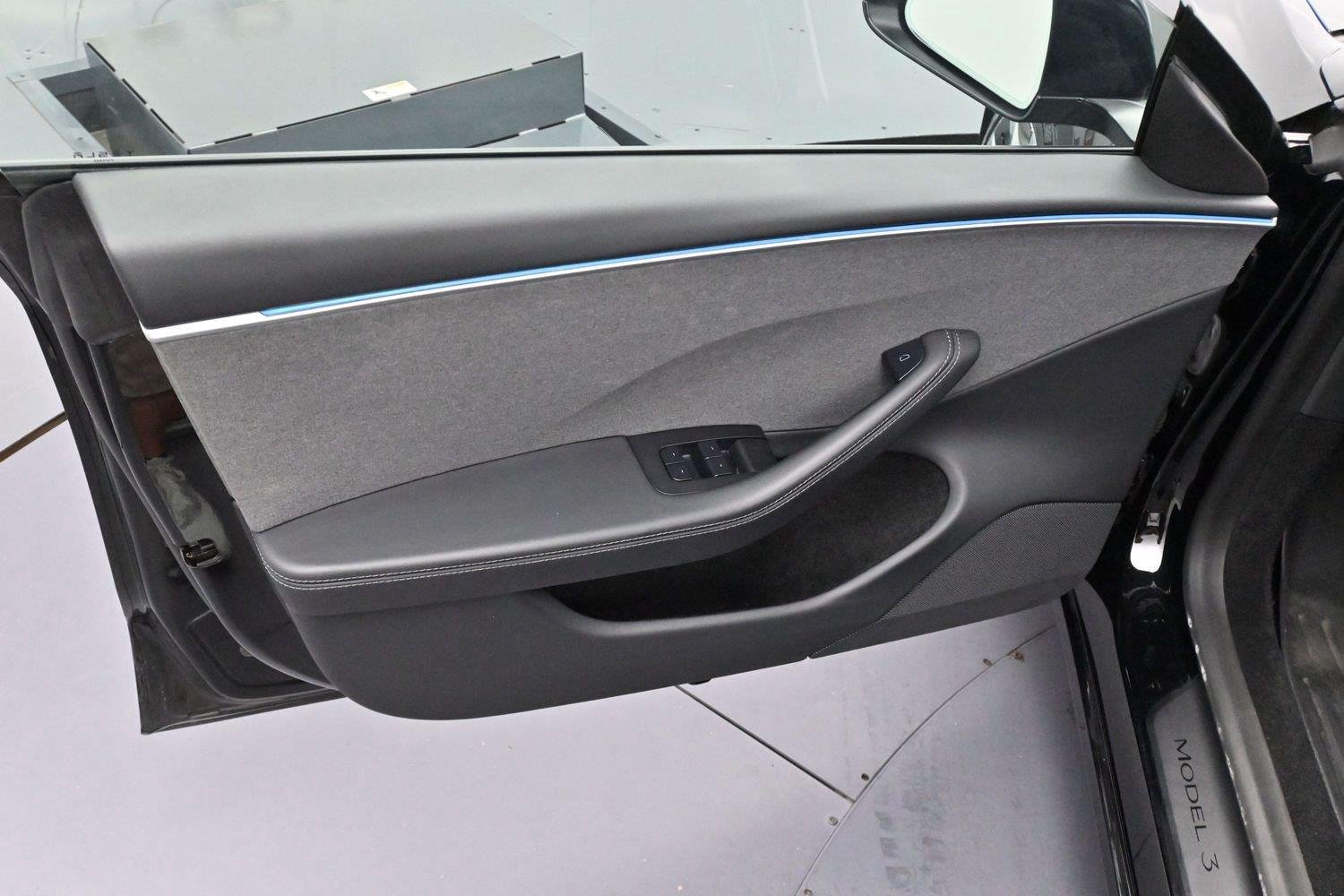 Used 2024 Black Tesla RWD *Ltd Avail* image 9