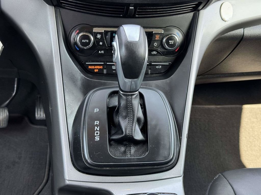 Used 2015 Red Ford SE image 8
