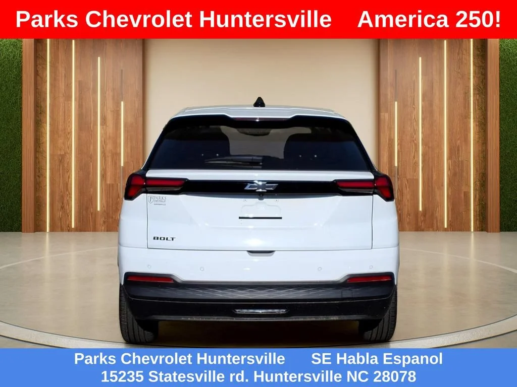New 2027 Summit White Chevrolet LT image 29