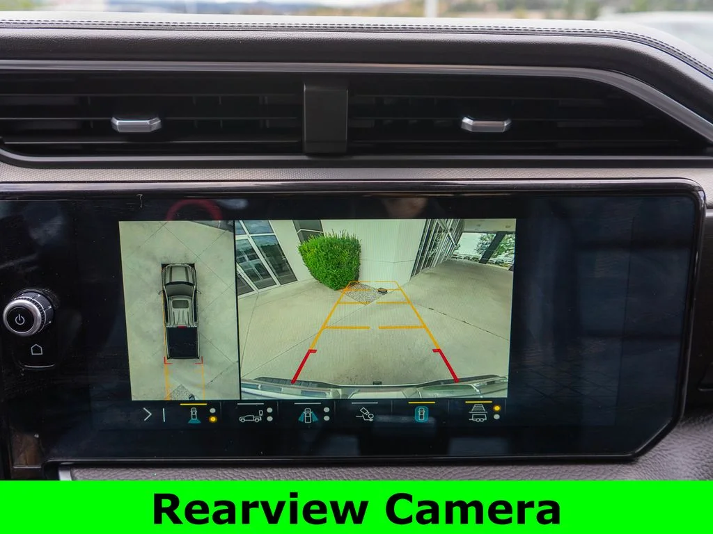 Used 2023 White GMC Denali image 26