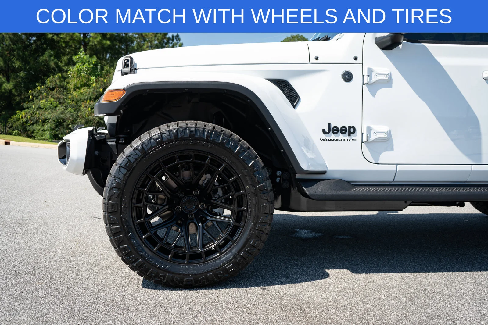 New 2026 Bright White Clear-Coat Exterior Paint Jeep Sahara image 4